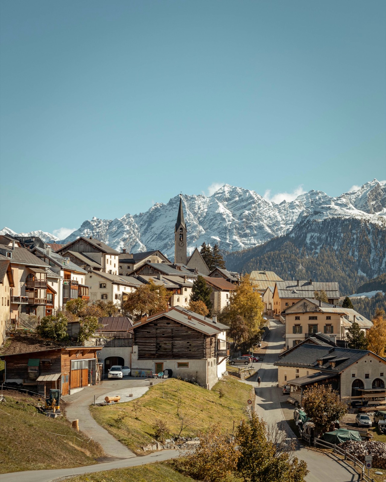 Bergstraße in den Schweizer Alpen